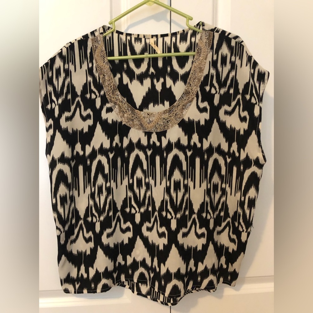 Love Sam silk embellished collar top size small. Good condition. Dry cleaned.